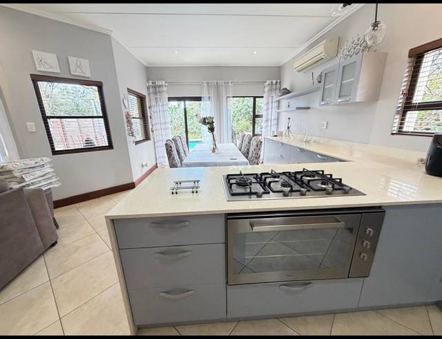 4 BEDROOM TOWNHOUSE FOR SALE IN ZIMBALI ESTATE